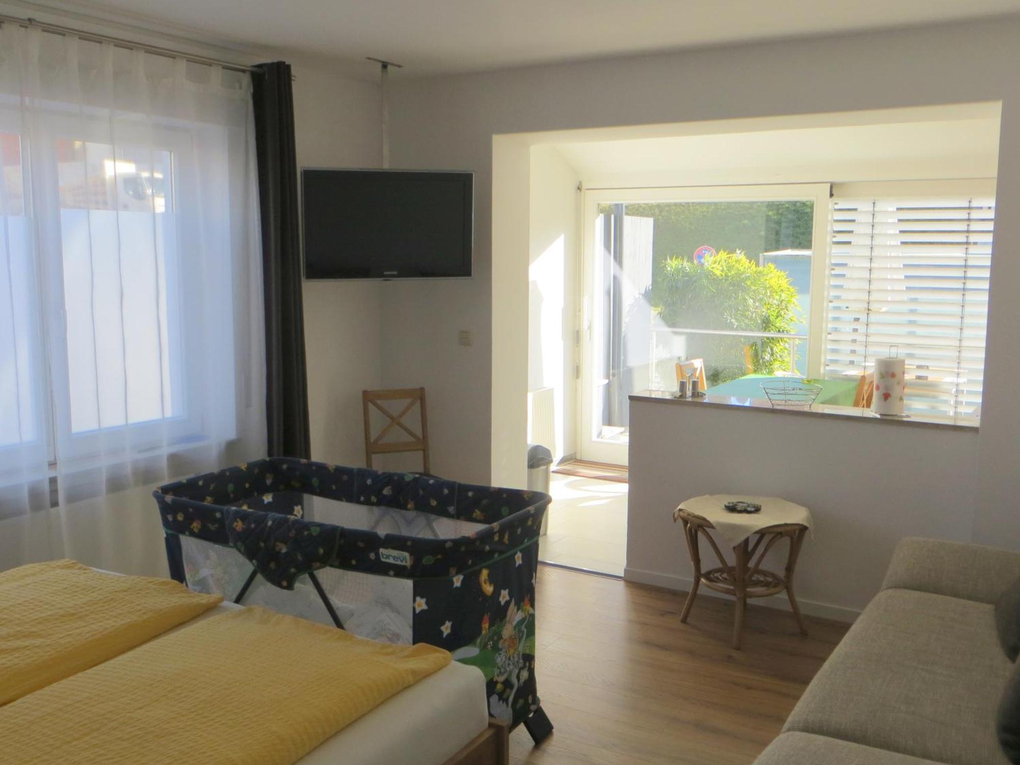 Gaestehaus Sommertal Mit Pool Im Garten, Eigener Parkplatz, 800M Zum Bodensee, 300M Zur Altstadt Меерсбург Номер фото