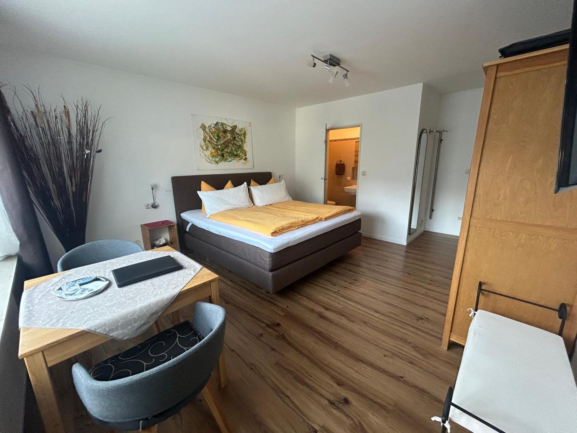 Gaestehaus Sommertal Mit Pool Im Garten, Eigener Parkplatz, 800M Zum Bodensee, 300M Zur Altstadt Меерсбург Экстерьер фото