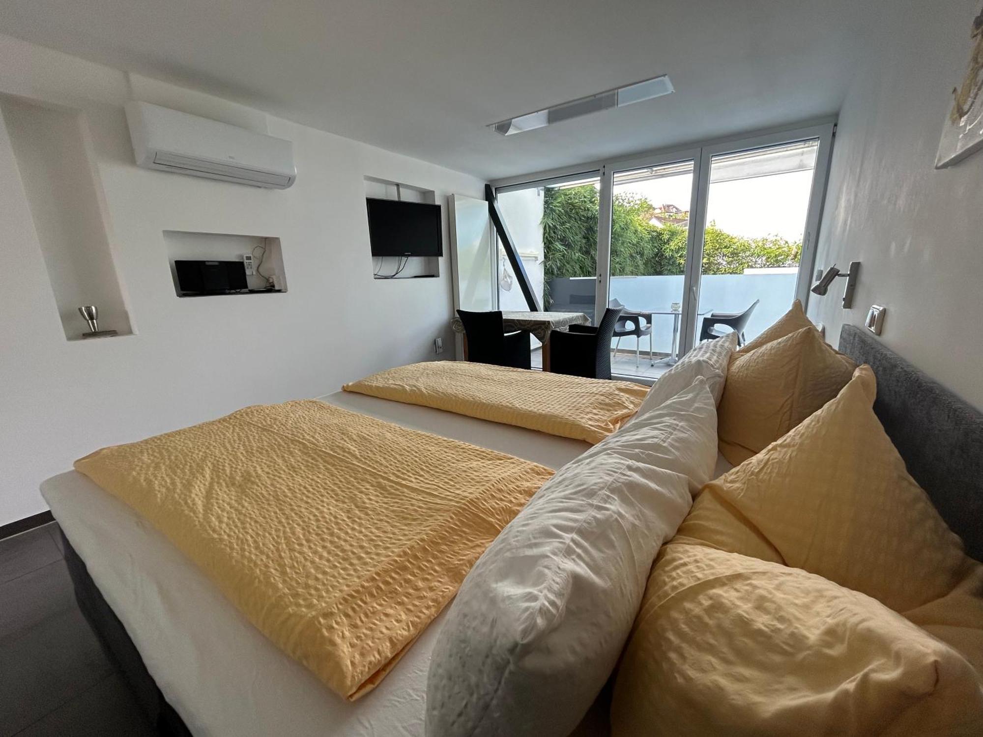 Gaestehaus Sommertal Mit Pool Im Garten, Eigener Parkplatz, 800M Zum Bodensee, 300M Zur Altstadt Меерсбург Экстерьер фото